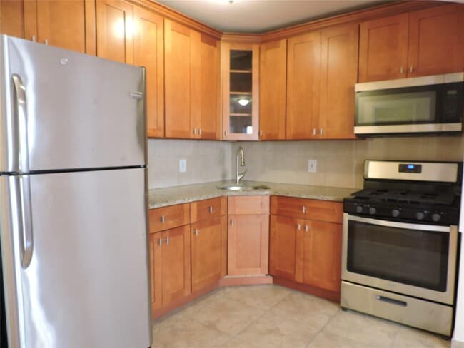 Photo - 1031 Halsey St