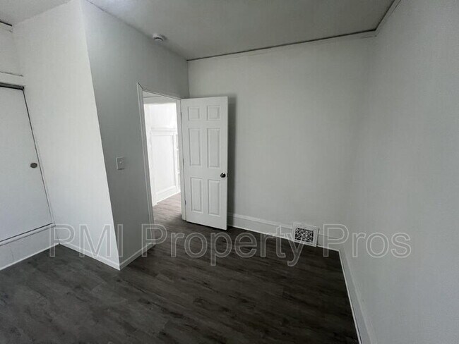 Photo - 3284 N 30th St