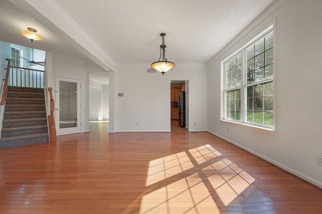 Photo - 438 Lorraine Dr