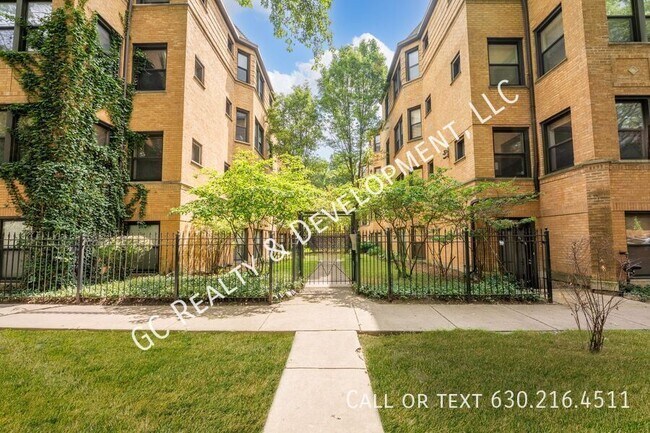 Building Photo - 7635 N Greenview Ave Unit 2E Rental