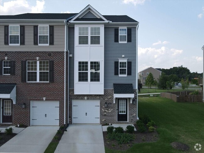 Building Photo - 1413 Kerr Dr Rental