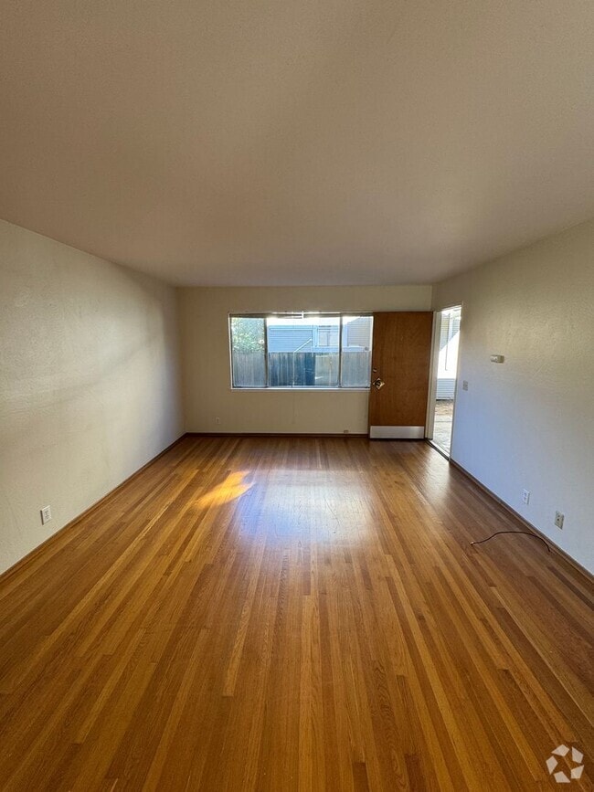 Building Photo - Hoover 1210-1212 Unit Hoover 1212 Rental
