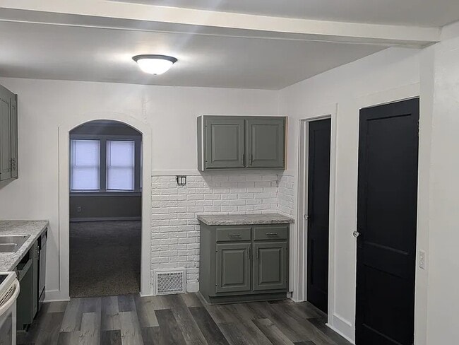 Photo - 922 Burdette St