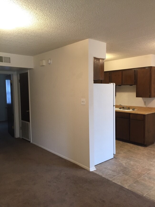 Photo - 404 S Industrial St Unit 1