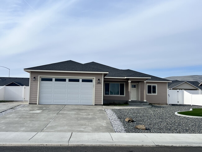 Building Photo - 2393 Pacific St