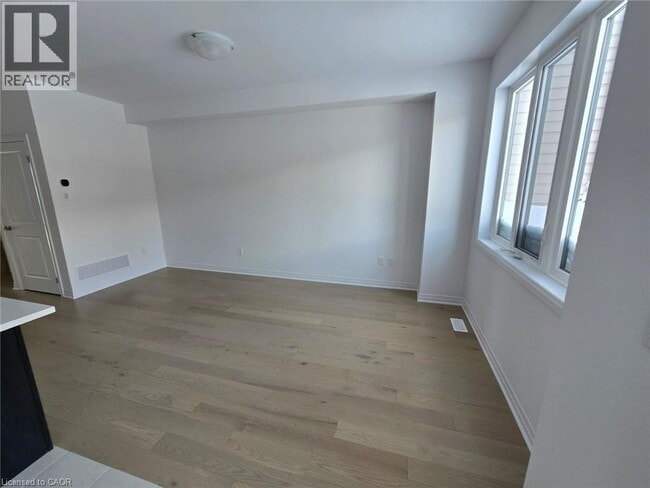 Photo - 99 Manuel St