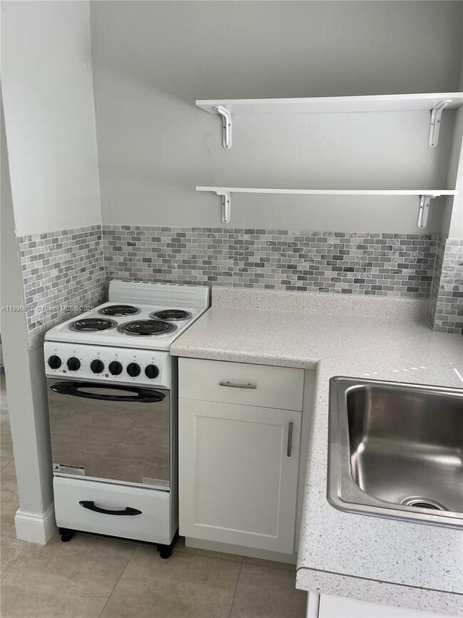 Photo - 2805 NE 6th Ln Unit 3