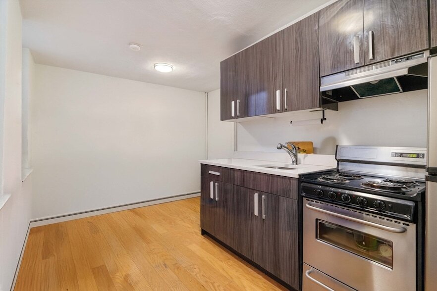 Photo - 5 N Margin St