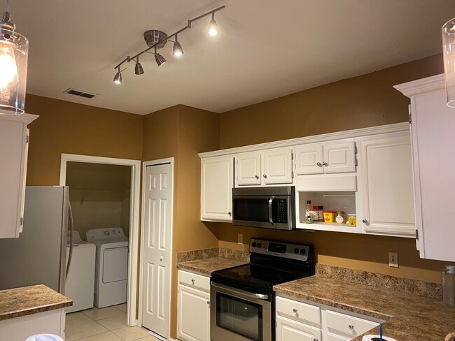 Photo - 10000 Gate Pky N Unit 622