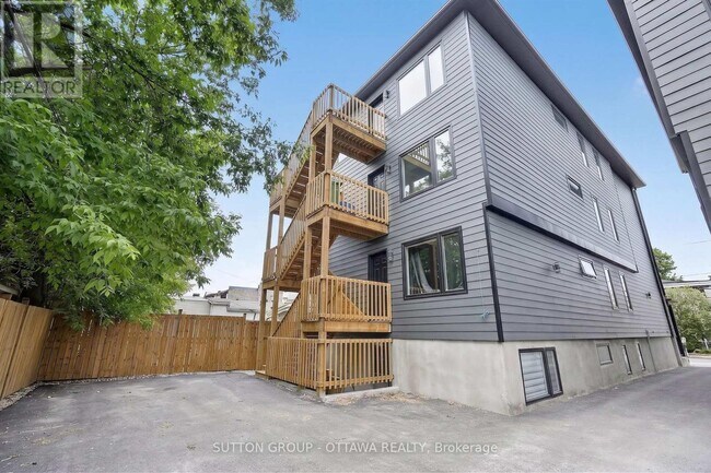 Photo - 340 Shakespeare St
