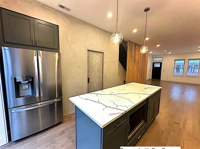 Photo - 733 Gresham Pl NW