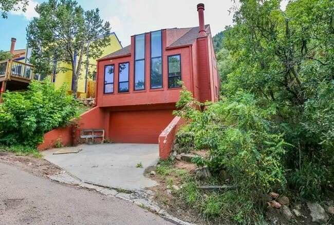 Building Photo - Short Term Furnished 2 Bdrm Rental in Manitou Springs (Available through 4/30/26)