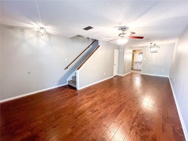 Photo - 953 Dickenson Ave