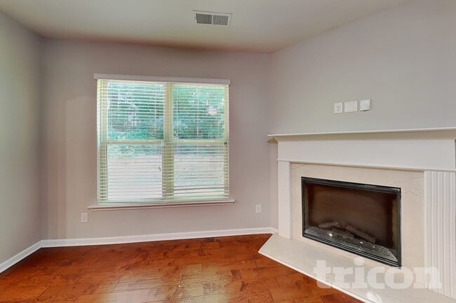 216 Stillwood Dr