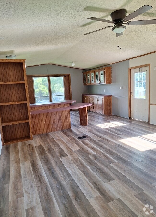 Building Photo - 8390 Countryside Dr Rental