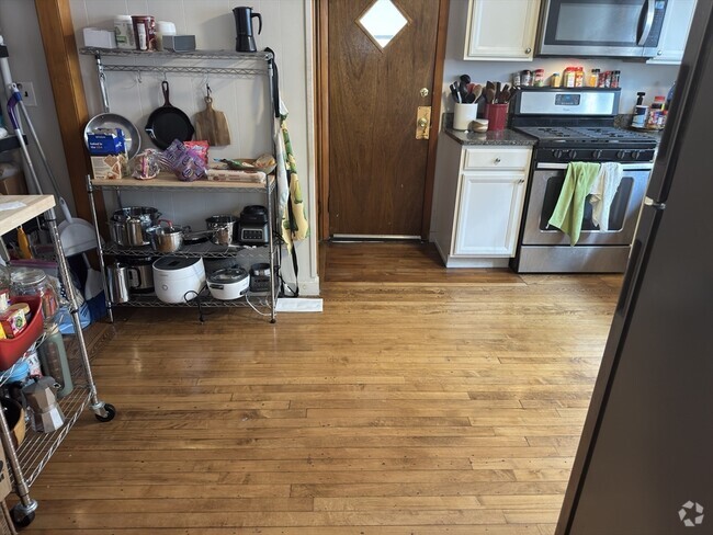 Building Photo - 73 Lowell St Unit 1 Rental