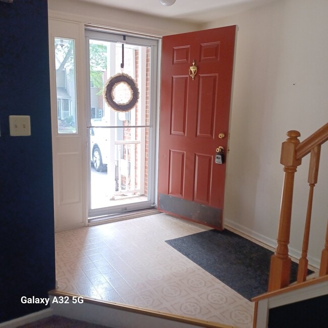 Photo - 190 Victoria Ct
