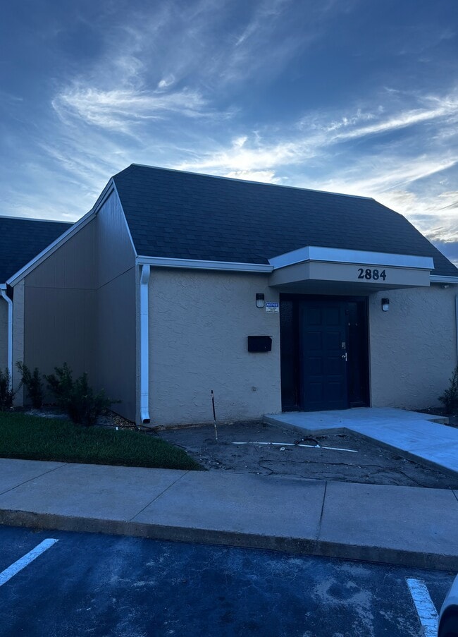 Building Photo - Key Center South Rental
