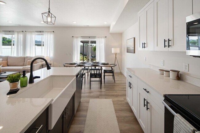 Photo - 508 N 475 W