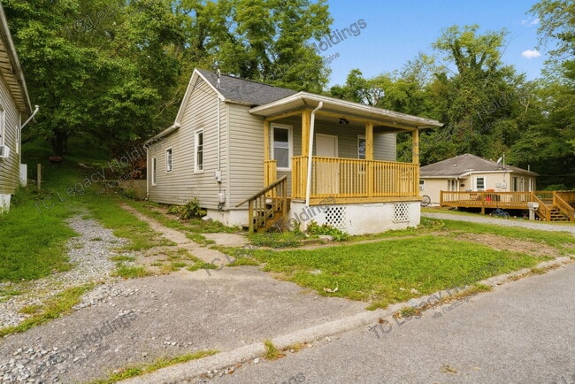 Photo - 1745 Fairmont Ave