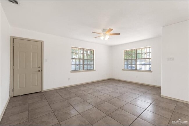 Photo - 17 Gumwood Ave