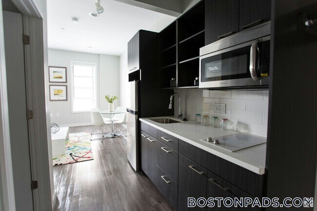 Building Photo - 507 Main St Rental