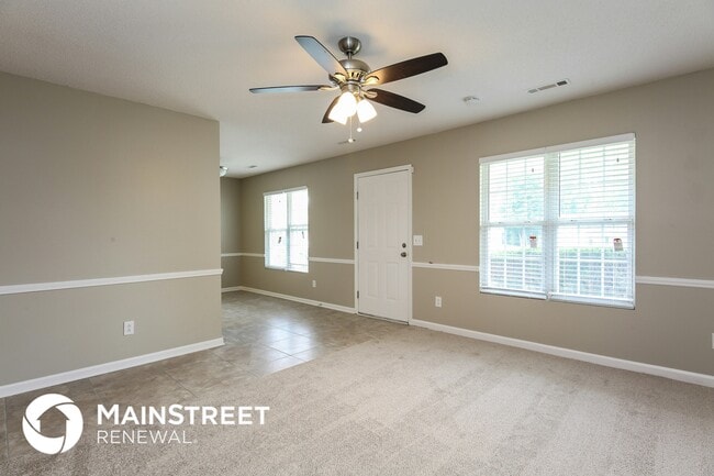 Photo - 157 Westmont Dr