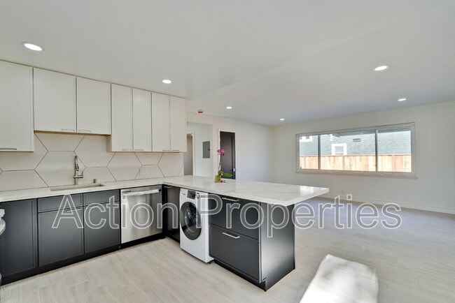 664 Ehrhorn Ave Unidad 3