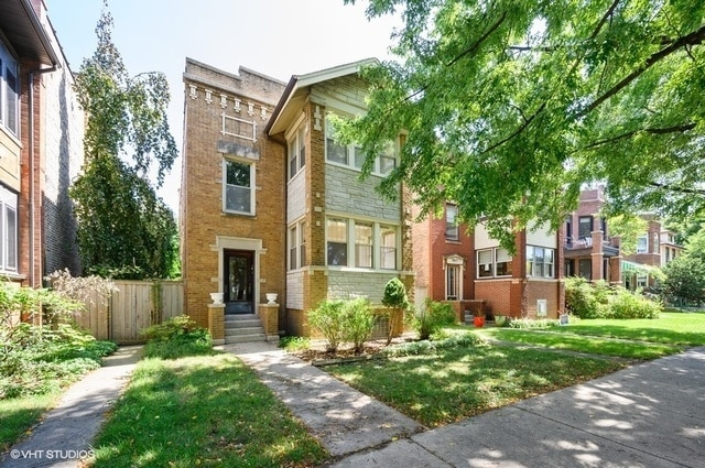 Building Photo - 3817 N Hamlin Ave Unit 2