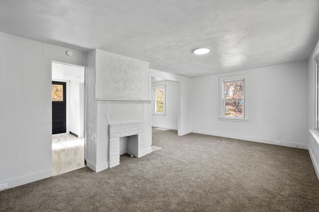 MOVE IN SPECIAL! 50% OFF 1ST MONTH RENT NO... - MOVE IN SPECIAL! 50% OFF 1ST MONTH RENT NO...