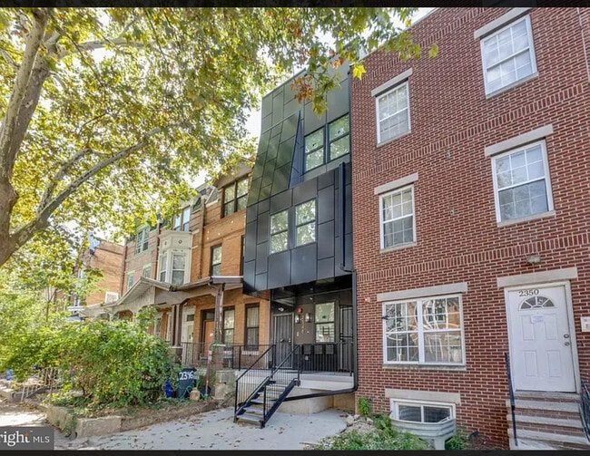 Building Photo - 2350 N Park Ave Unit 1