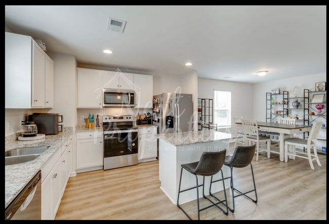 Photo - 1508 Bradley Rd