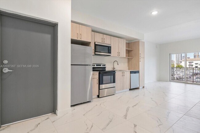 Photo - 420 SW 7th Ave Unidad 204