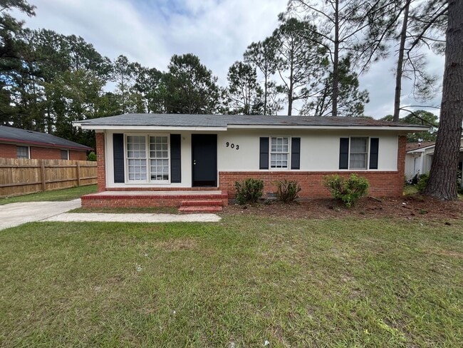 Building Photo - 903 Jamestown Dr