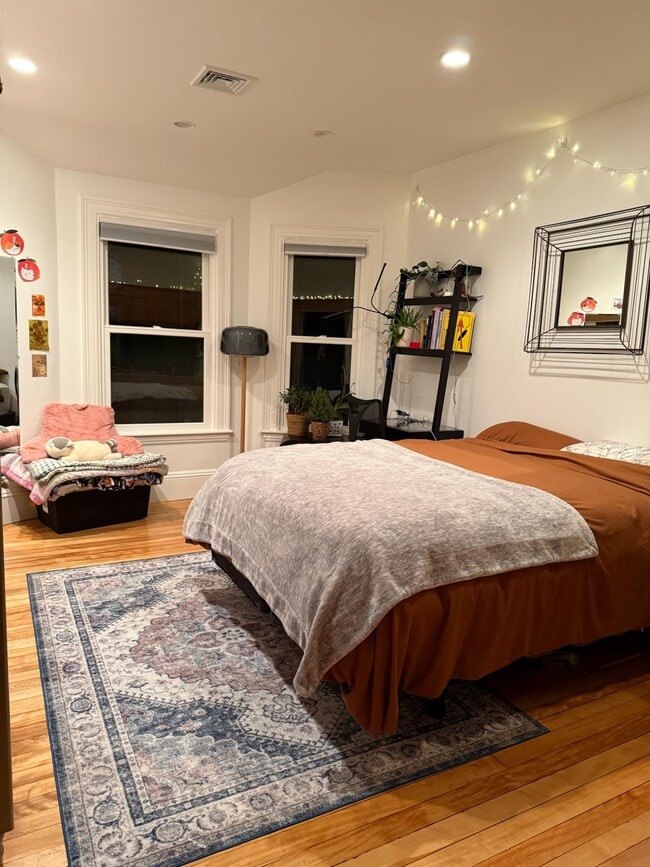 Photo - 96 Munroe St