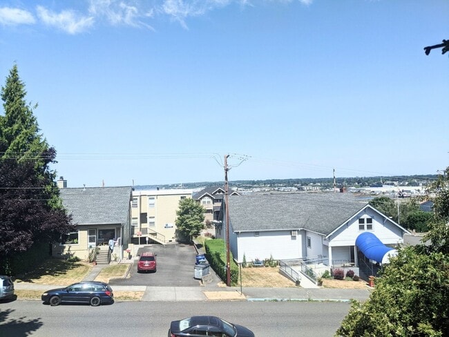 Photo - One Bedroom Close to Downtown and WWU Unit 2