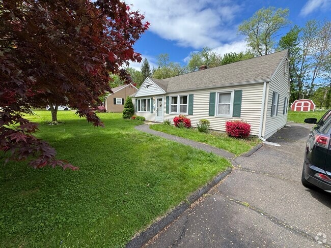 Building Photo - 74 Indian Hill Rd Rental
