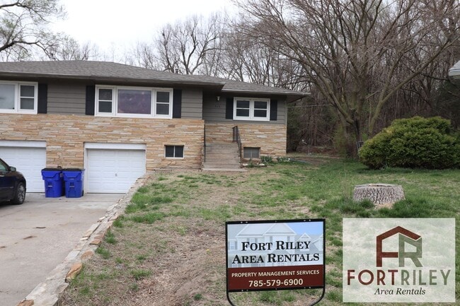 Photo - 519 Maple St Unit 1