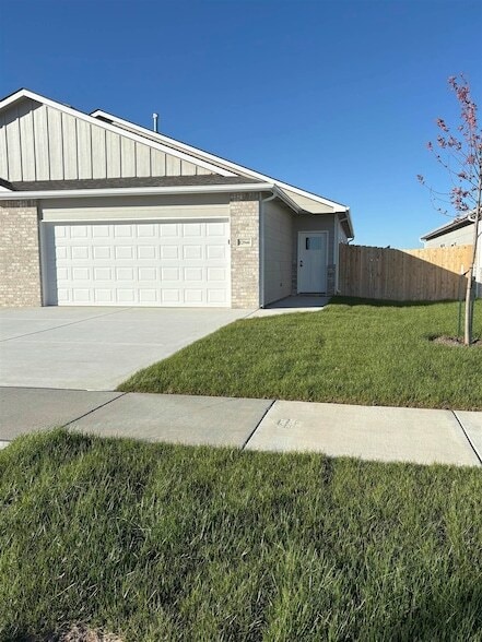 Building Photo - 12944 E Blake St