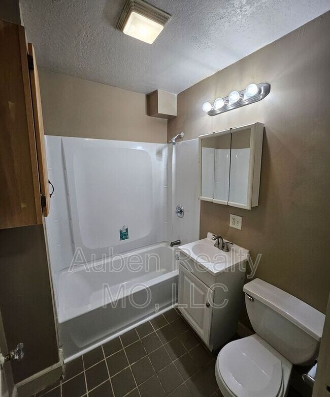 Photo - 5407 Harrison St