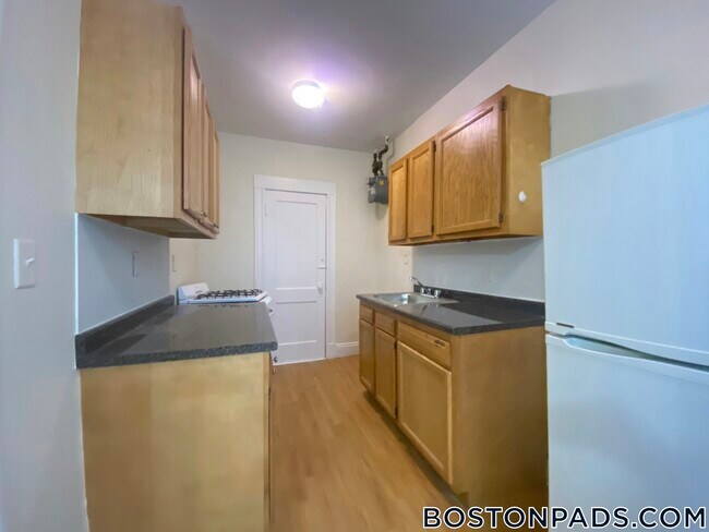 Building Photo - 1167 Boylston St