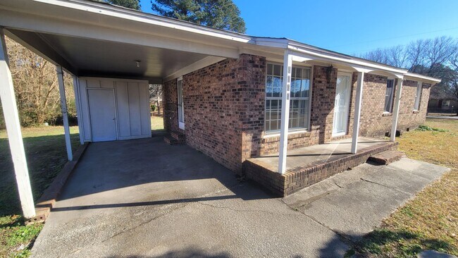 Photo - 3br Ranch home on large lot