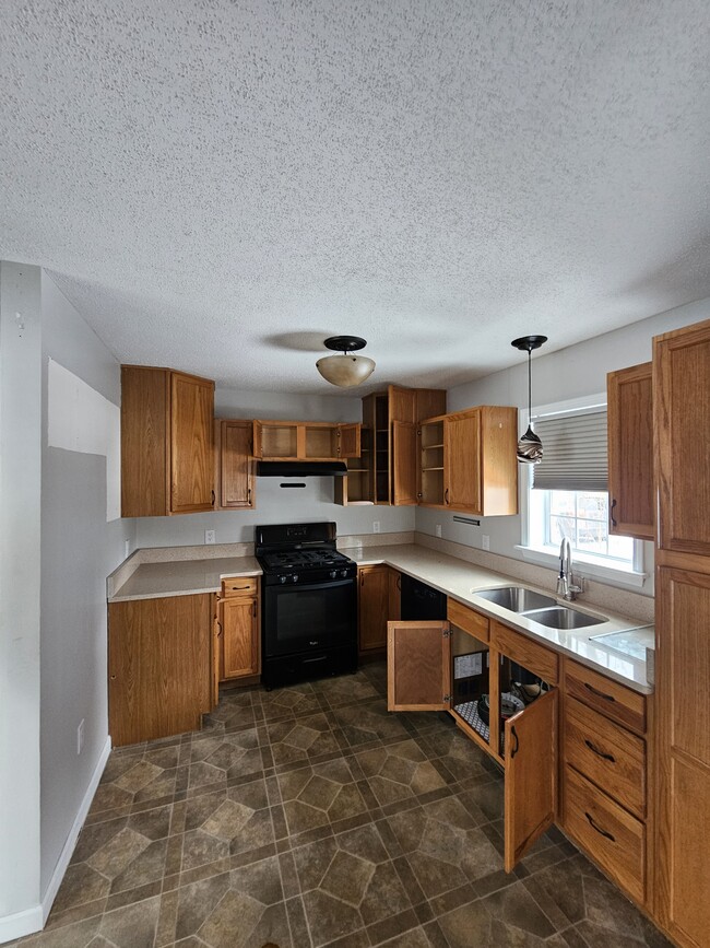 Photo - 207 Broad St