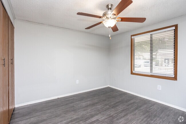 1BR, 1BA - 576SF - Primary Bedroom