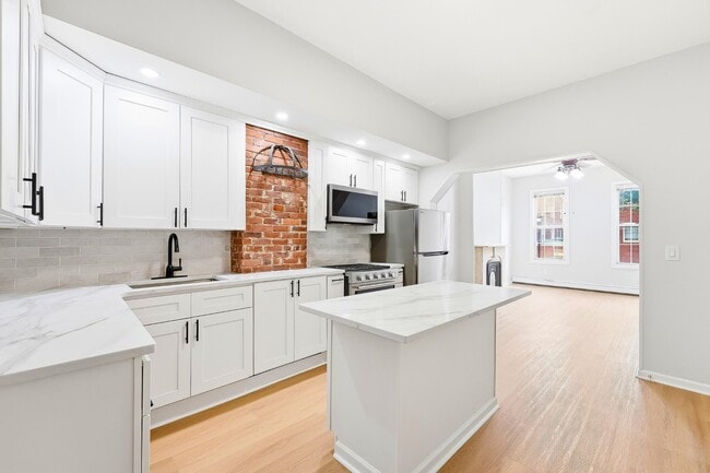 Building Photo - 605 Bergenline Ave
