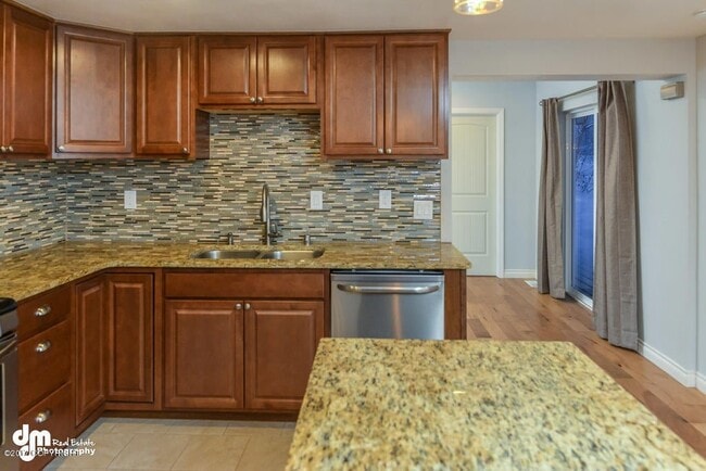 Photo - 21615 Settlers Dr