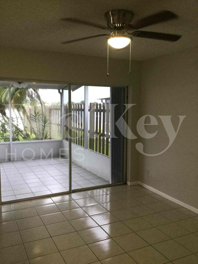 Photo - 3085 Lighthouse Pl
