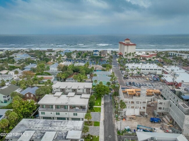 Building Photo - 339 Ahern St Unit 4