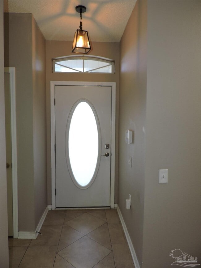 Photo - 1489 Newcastle Way