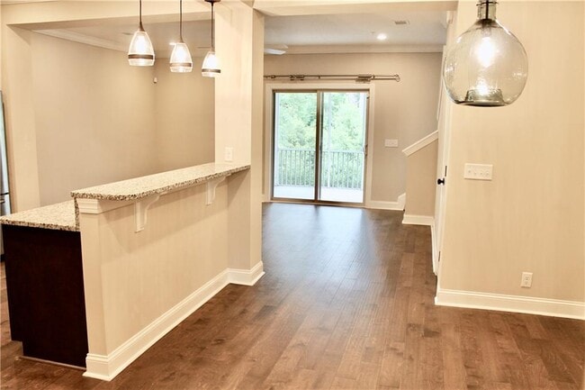 Photo - 402 Mariners Cir